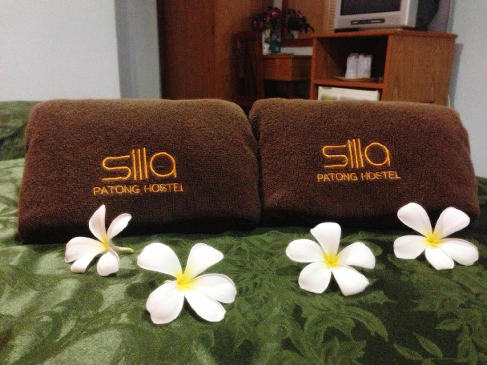 Silla Patong Hostel Exterior foto